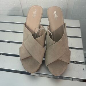 Charles by Charles David Tan LATRICE WEDGE Size 11M NWOT